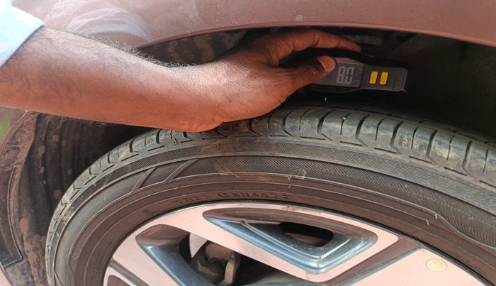 2020 Hyundai AURA SX PLUS 1.2 AMT, Petrol, Automatic, 26,795 km, tyre