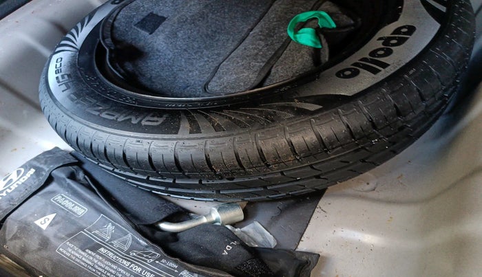 2020 Hyundai AURA SX PLUS 1.2 AMT, Petrol, Automatic, 26,795 km, tyre