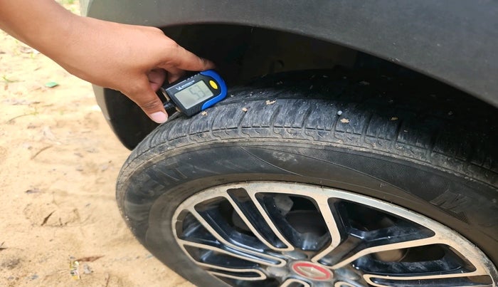 2020 Renault TRIBER RXZ, Petrol, Manual, 1,04,086 km, tyre