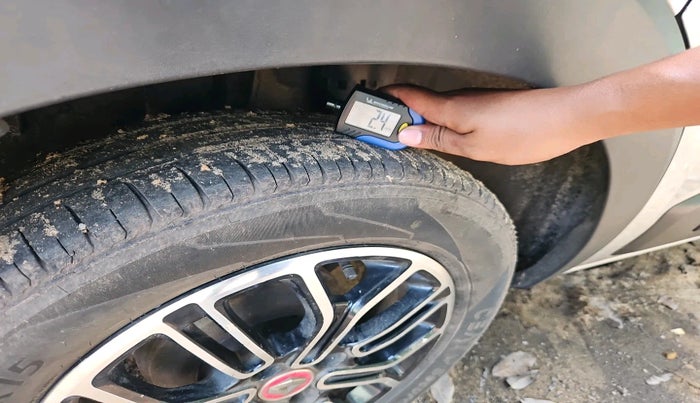 2020 Renault TRIBER RXZ, Petrol, Manual, 1,04,086 km, tyre