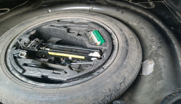 2010 Skoda Superb ELEGANCE 1.8 TSI MT, Petrol, Manual, 96,527 km, tyre