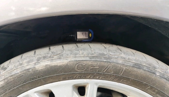 2019 Toyota Innova Crysta 2.8 ZX AT 7 STR, Diesel, Automatic, 91,825 km, tyre