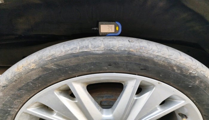 2019 Toyota Innova Crysta 2.8 ZX AT 7 STR, Diesel, Automatic, 91,825 km, tyre