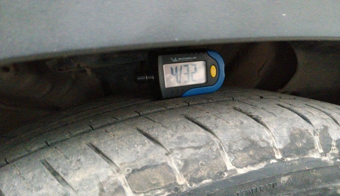 2020 KIA SELTOS HTK PLUS 1.5 DIESEL, Diesel, Manual, 1,43,009 km, tyre