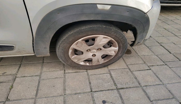 2022 Renault Kwid RXT 1.0 AMT, Petrol, Automatic, 72,198 km, tyre