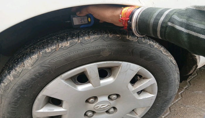 2013 Hyundai i20 MAGNA 1.4 CRDI, Diesel, Manual, 1,10,718 km, tyre