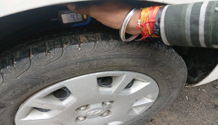 2013 Hyundai i20 MAGNA 1.4 CRDI, Diesel, Manual, 1,10,718 km, tyre