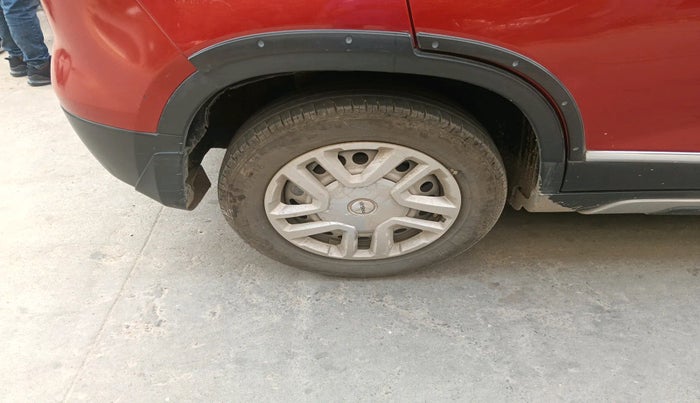 2016 Maruti Vitara Brezza LDI (O), Diesel, Manual, 1,26,105 km, tyre