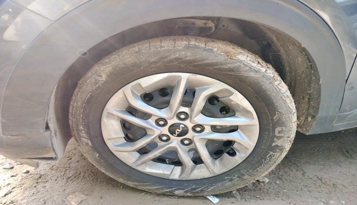 2023 KIA CARENS PRESTIGE 1.5 DIESEL 7 STR, Diesel, Manual, 52,335 km, tyre