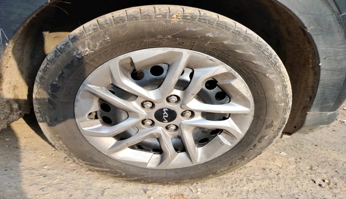 2023 KIA CARENS PRESTIGE 1.5 DIESEL 7 STR, Diesel, Manual, 52,335 km, tyre