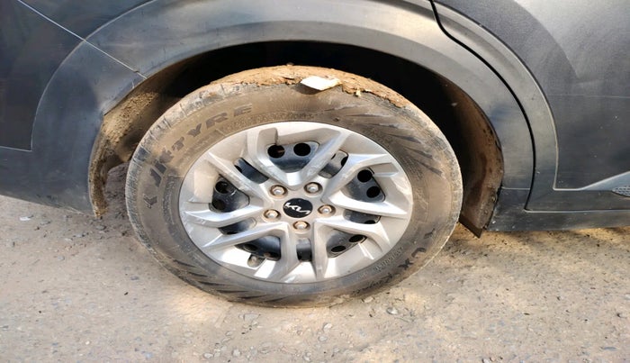 2023 KIA CARENS PRESTIGE 1.5 DIESEL 7 STR, Diesel, Manual, 52,335 km, tyre