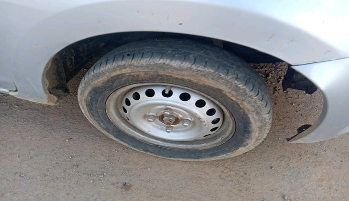 2017 Datsun Go A, Petrol, Manual, 58,663 km, tyre