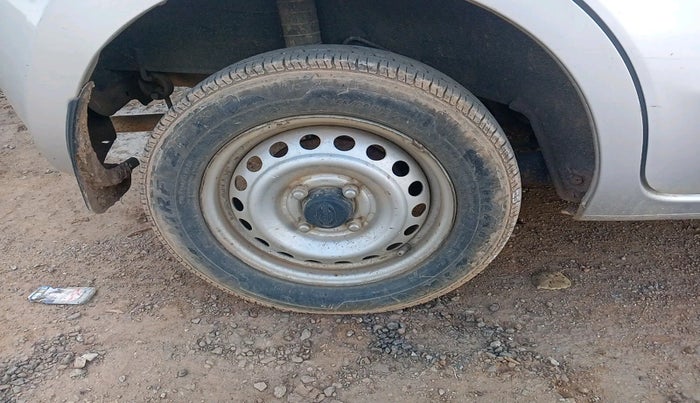 2017 Datsun Go A, Petrol, Manual, 58,663 km, tyre