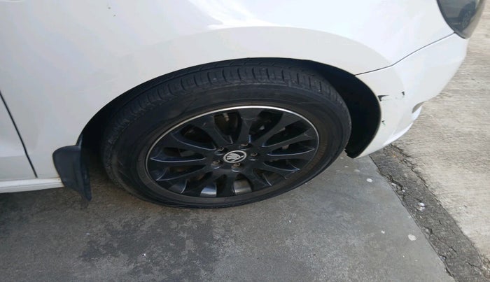 2015 Skoda Rapid 1.5 TDI CR ELEGANCE PLUS AT, Diesel, Automatic, 1,42,063 km, tyre