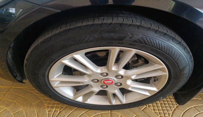 2018 Jaguar XE PRESTIGE DIESEL, Diesel, Automatic, 57,249 km, tyre