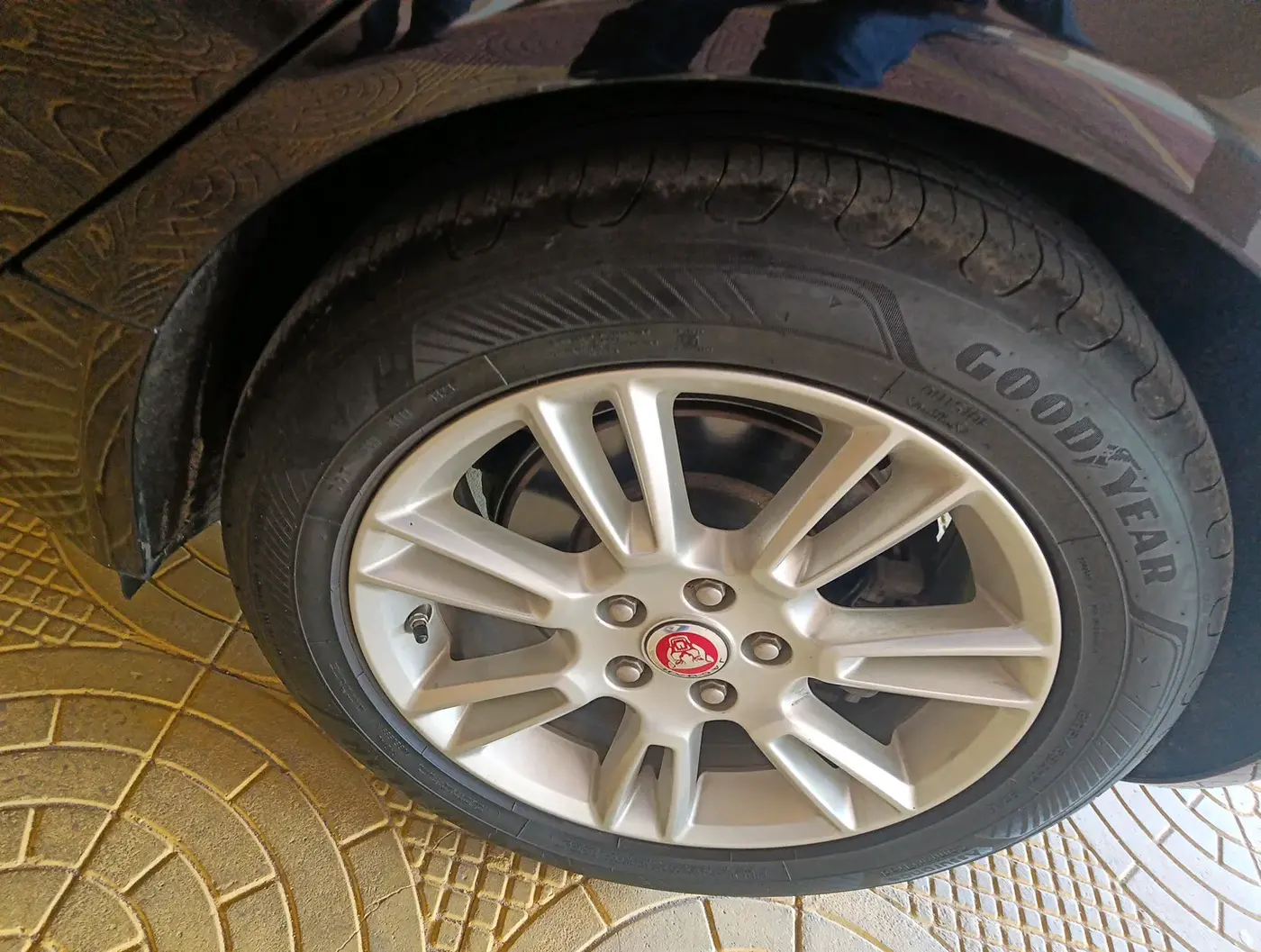 2018 Jaguar XE PRESTIGE DIESEL, Diesel, Automatic, 57,249 km, tyre