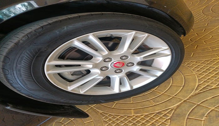 2018 Jaguar XE PRESTIGE DIESEL, Diesel, Automatic, 57,249 km, tyre