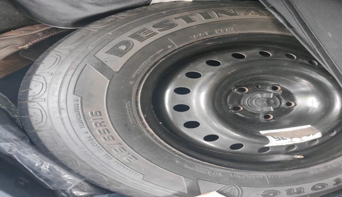 2017 Jeep Compass SPORT 2.0 DIESEL, Diesel, Manual, 1,62,632 km, tyre