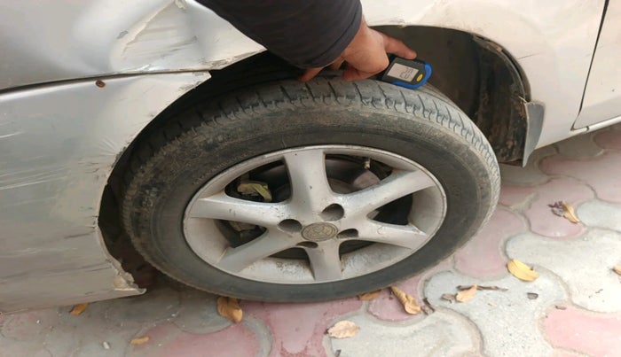 2011 Toyota Etios G, Petrol, Manual, 76,452 km, tyre