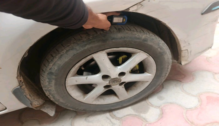 2011 Toyota Etios G, Petrol, Manual, 76,452 km, tyre