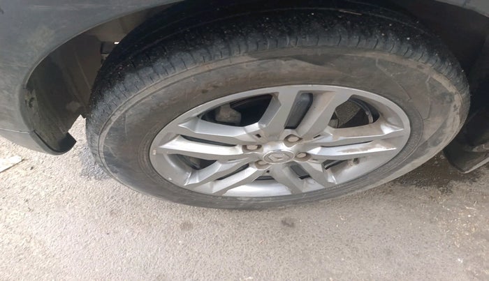 2023 Renault TRIBER RXZ, Petrol, Manual, 51,460 km, tyre