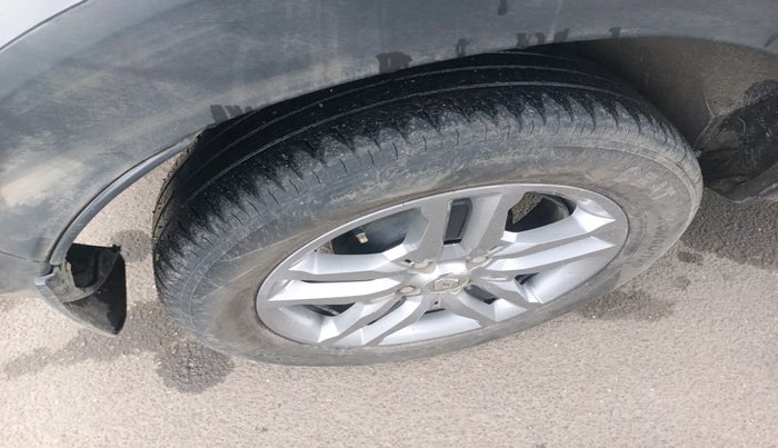 2023 Renault TRIBER RXZ, Petrol, Manual, 51,460 km, tyre