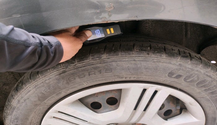 2010 Honda City 1.5L I-VTEC E MT, Petrol, Manual, 1,00,075 km, tyre