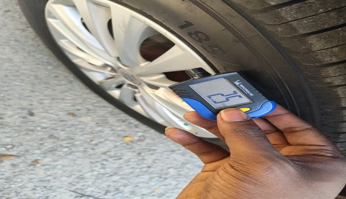 2018 Maruti Ciaz ZETA 1.4  AT PETROL, Petrol, Automatic, 1,01,972 km, tyre