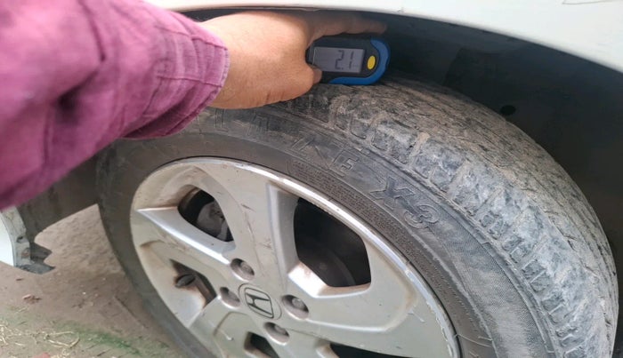 2015 Honda City 1.5L I-VTEC VX, Petrol, Manual, 1,18,265 km, tyre