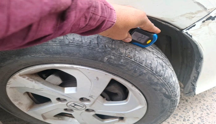 2015 Honda City 1.5L I-VTEC VX, Petrol, Manual, 1,18,265 km, tyre