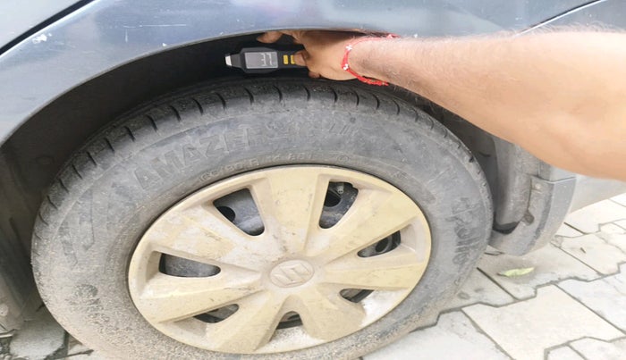 2011 Maruti Swift Dzire LXI, Petrol, Manual, 1,28,244 km, tyre