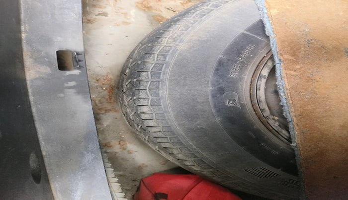 2011 Maruti Swift Dzire LXI, Petrol, Manual, 1,28,244 km, tyre