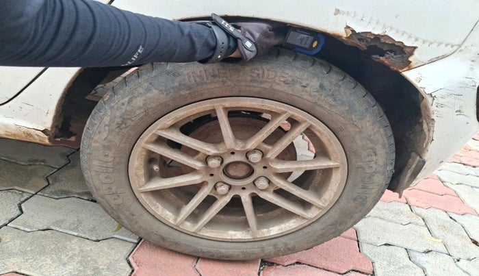 2010 Hyundai Santro Xing GLS, Petrol, Manual, 1,23,458 km, tyre