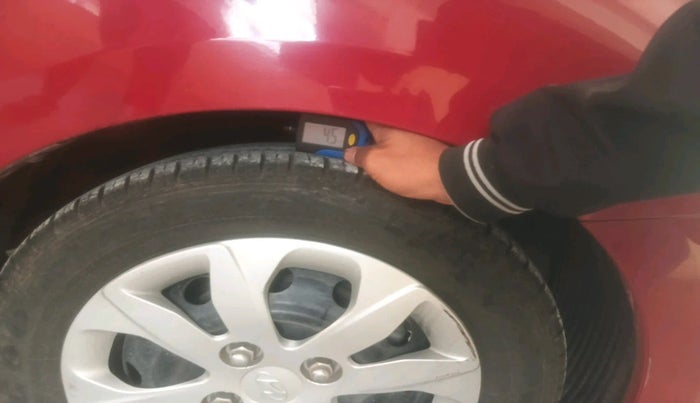 2017 Hyundai Eon SPORTZ, Petrol, Manual, 14,811 km, tyre