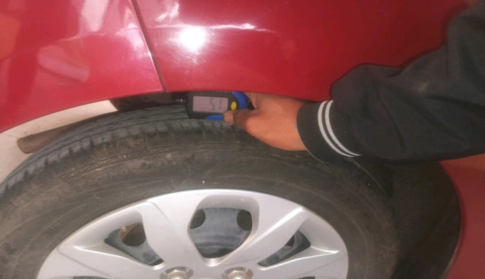 2017 Hyundai Eon SPORTZ, Petrol, Manual, 14,811 km, tyre