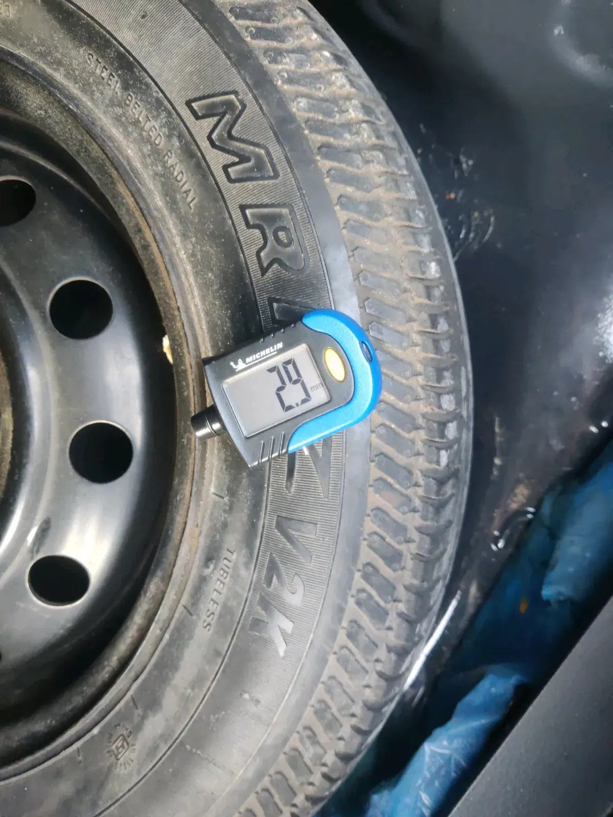 2010 Maruti Swift Dzire VXI, Petrol, Manual, 1,05,948 km, tyre