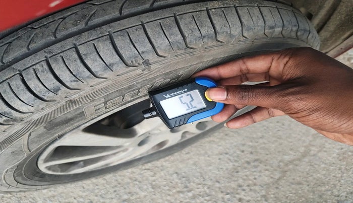 2013 Maruti Swift ZDI, Diesel, Manual, 83,380 km, tyre