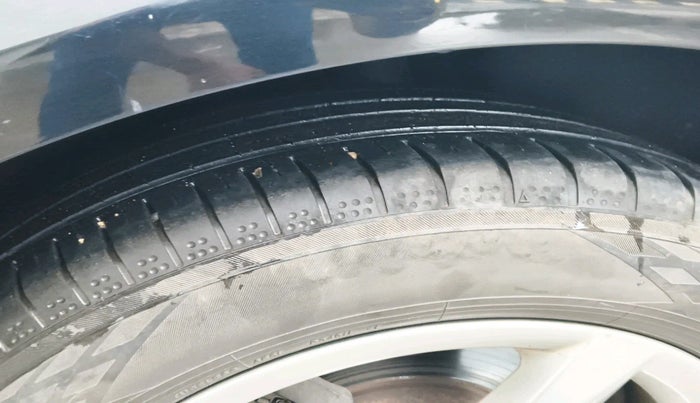 2013 Audi A4 2.0 TDI, Diesel, Automatic, 1,06,171 km, tyre