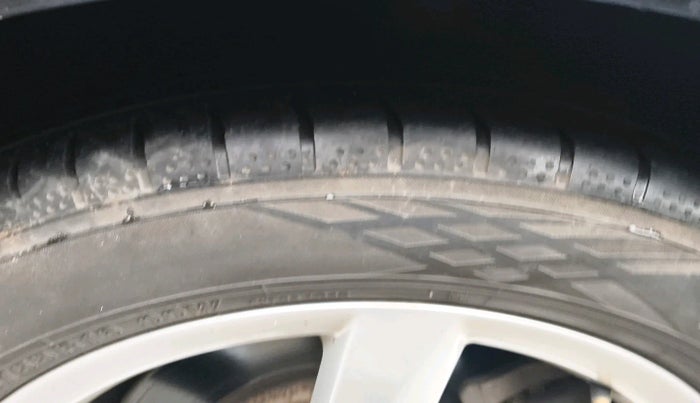 2013 Audi A4 2.0 TDI, Diesel, Automatic, 1,06,171 km, tyre