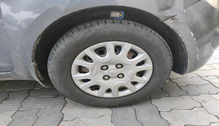 2011 Hyundai i20 MAGNA 1.2, Petrol, Manual, 1,06,167 km, tyre