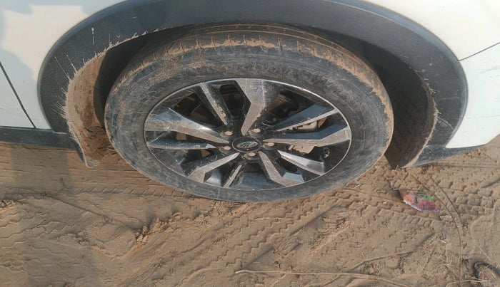 2019 Mahindra XUV300 W8 (O) 1.2 PETROL, Petrol, Manual, 1,29,065 km, tyre