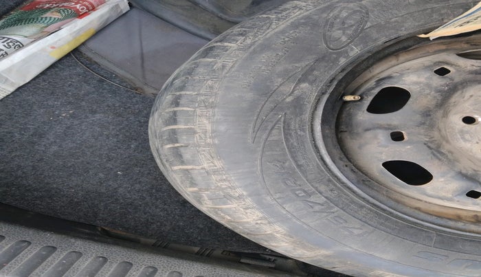 2011 Volkswagen Polo TRENDLINE 1.2L PETROL, Petrol, Manual, 1,23,777 km, tyre