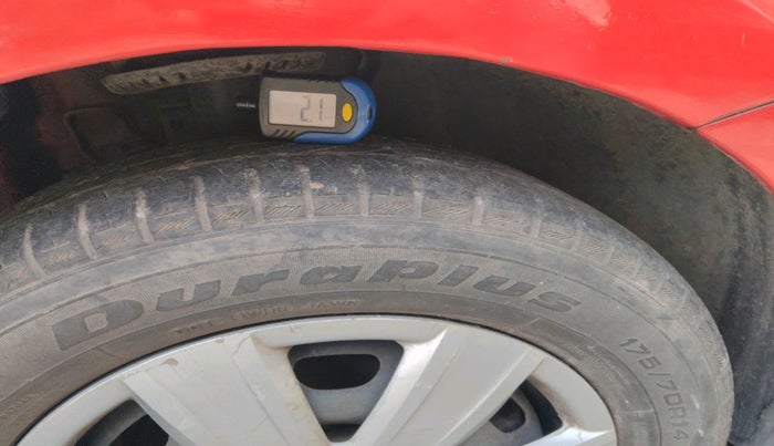 2011 Volkswagen Polo TRENDLINE 1.2L PETROL, Petrol, Manual, 1,23,777 km, tyre