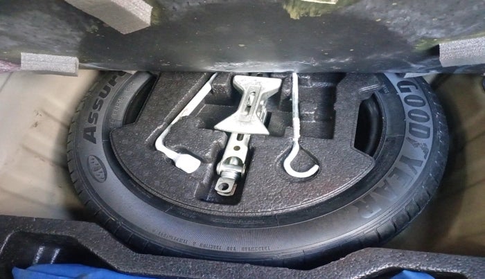 2014 Maruti Ciaz ZXI, Petrol, Manual, 94,845 km, tyre