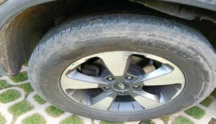 2019 Mahindra ALTURAS G4 4WD AT, Diesel, Automatic, 1,12,737 km, tyre