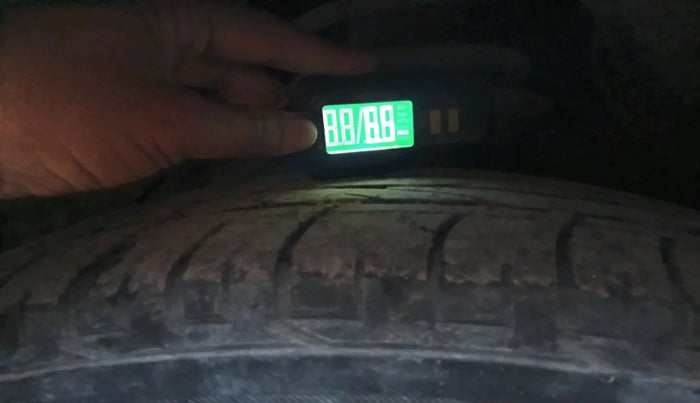 2020 Mahindra XUV300 W6 1.2 PETROL, Petrol, Manual, 32,978 km, tyre