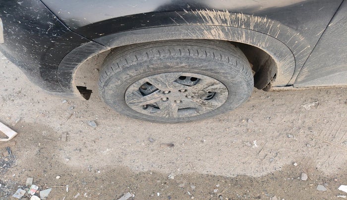 2024 Hyundai VENUE S 1.2, Petrol, Manual, 66,891 km, tyre