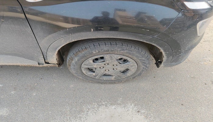 2024 Hyundai VENUE S 1.2, Petrol, Manual, 66,891 km, tyre