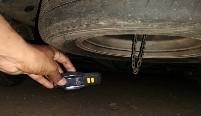 2016 Toyota Innova Crysta 2.4 VX 7 STR, Diesel, Manual, 84,608 km, tyre