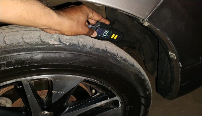 2016 Toyota Innova Crysta 2.4 VX 7 STR, Diesel, Manual, 84,608 km, tyre